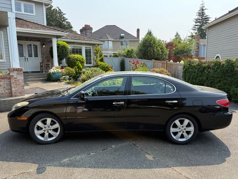 Used 2005 Lexus ES 330 w/ Preferred Accessory Pkg FWD image 1