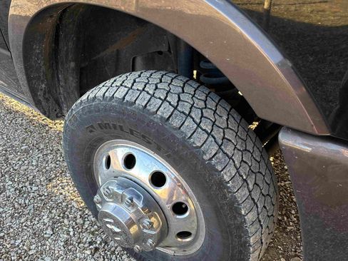 Used 2019 RAM 3500 Limited image 29