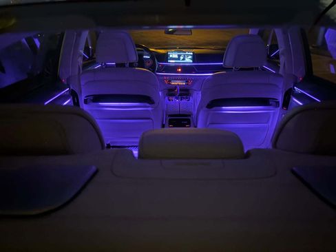 Used 2021 BMW ALPINA B7 xDrive w/ Luxury Rear Seating Package image 30