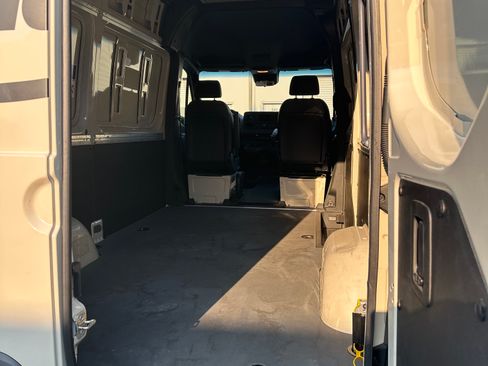 Used 2023 Mercedes-Benz Sprinter 2500 image 22