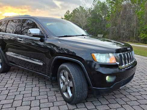 Used 2011 Jeep Grand Cherokee Limited w/ Luxury Group II image 19