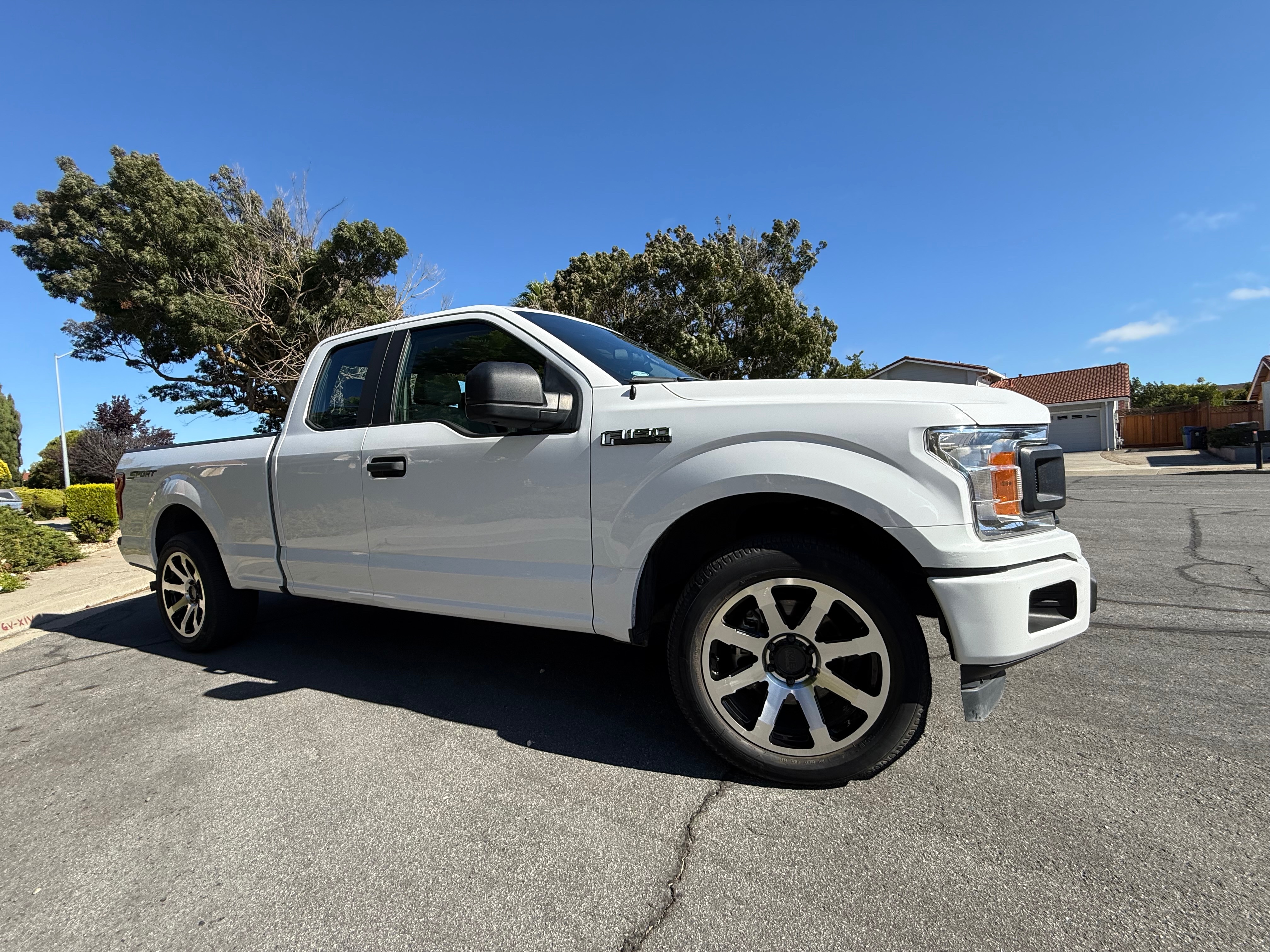 Used 2019 Ford F150 XL w/ Equipment Group 101A Mid RWD image 1