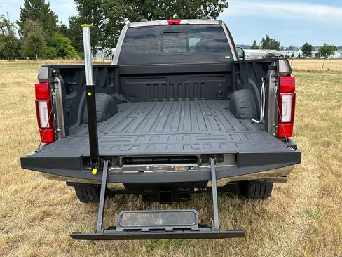 Used 2021 Ford F350 Lariat w/ Lariat Ultimate Package image 9