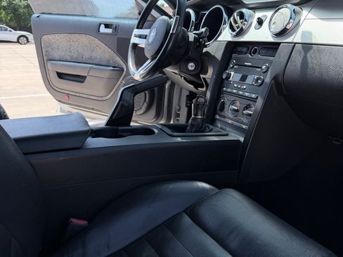 Used 2006 Ford Mustang GT Premium RWD image 5