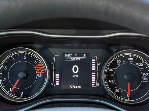 Used 2019 Jeep Cherokee Latitude w/ Popular Appearance Group image 2