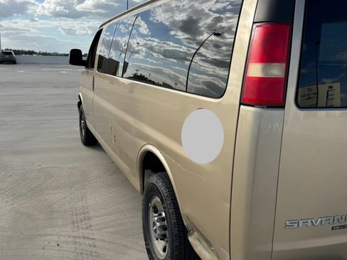 Used 2006 GMC Savana 3500 SLE Extended Van 3D w/ LT Preferred Equipment Group image 4