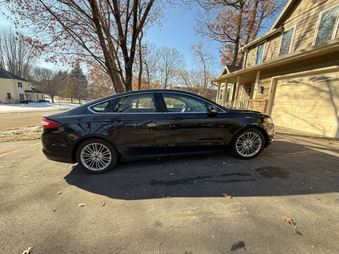 Used 2015 Ford Fusion SE w/ Equipment Group 202A image 1