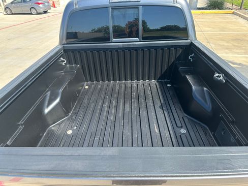 Used 2019 Toyota Tacoma SR w/ SR Convenience Package RWD image 8