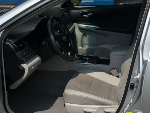 Used 2012 Toyota Camry LE image 10