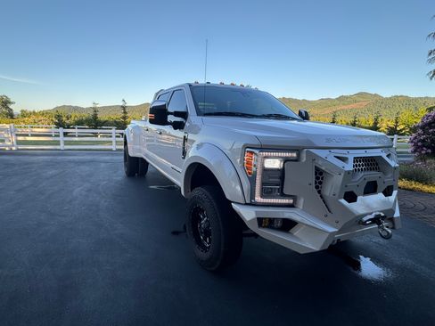 Used 2018 Ford F350 King Ranch w/ King Ranch Ultimate Package AWD/4WD image 6
