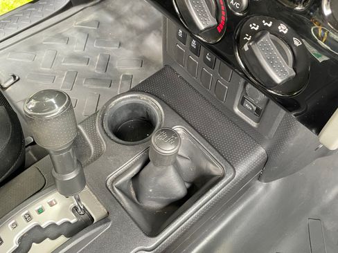 Used 2009 Toyota FJ Cruiser 4WD w/ Convenience Pkg image 14