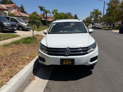 Used 2016 Volkswagen Tiguan S FWD image 1