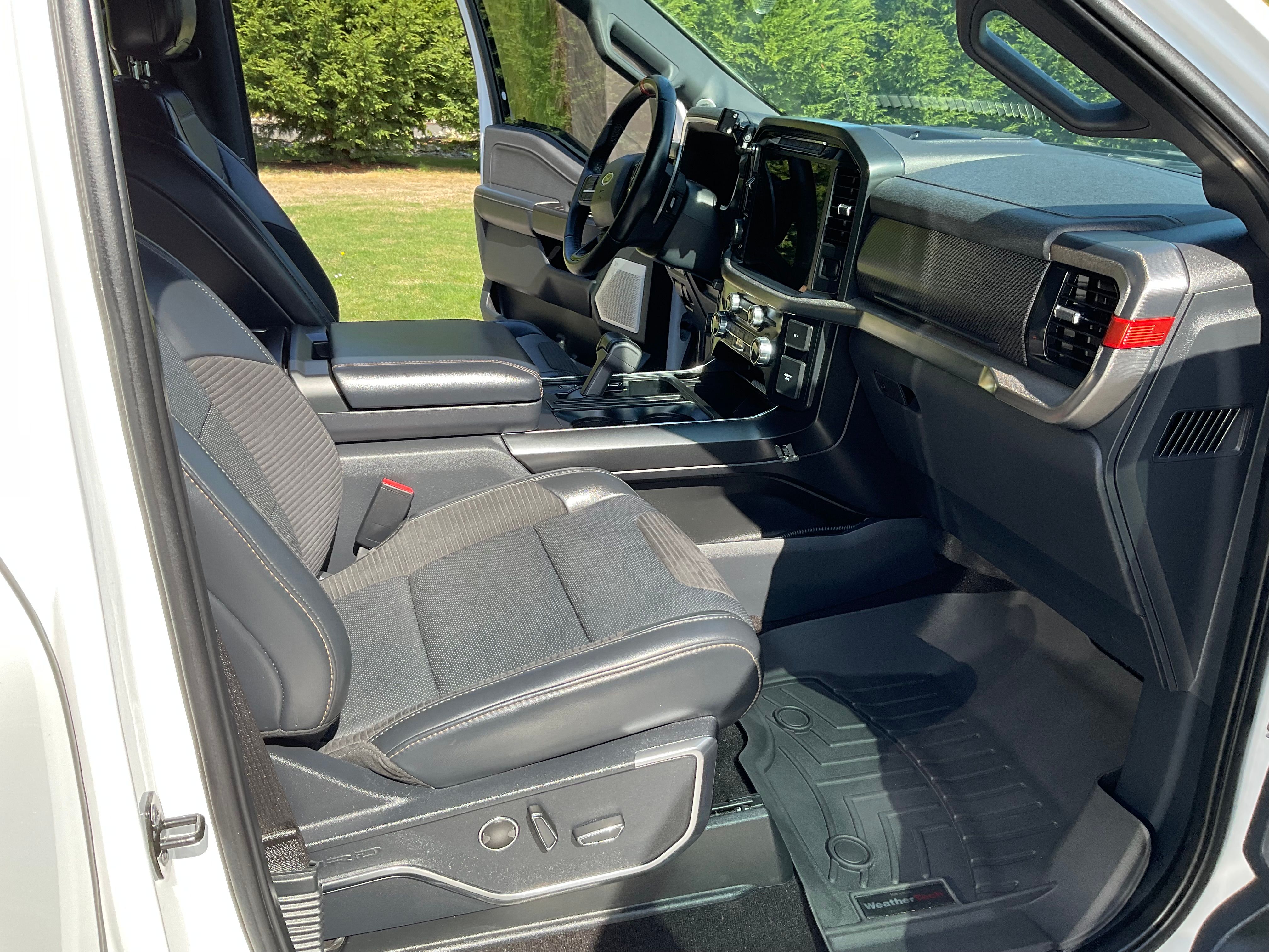 Used 2022 Ford F150 Raptor w/ Equipment Group 801A High AWD/4WD image 18