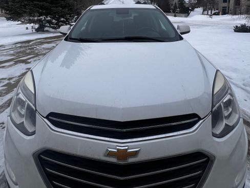 Used 2016 Chevrolet Equinox LT w/ Convenience Package image 2