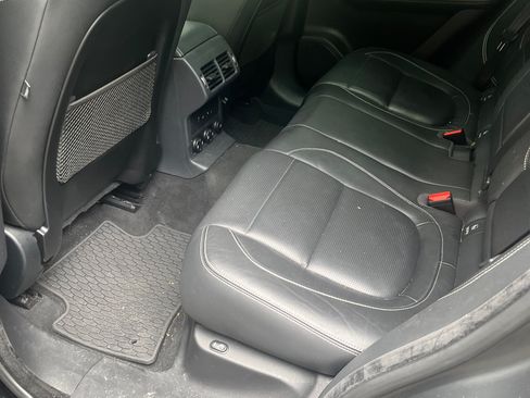 Used 2018 Jaguar F-PACE S image 4