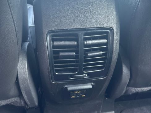 Used 2013 Ford C-MAX SEL FWD image 19