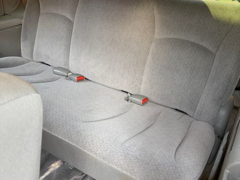 Used 2001 Chrysler Town & Country LX image 9