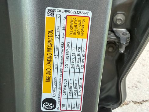 Used 2025 GMC Acadia AT4 w/ Luxury Package AWD/4WD image 4