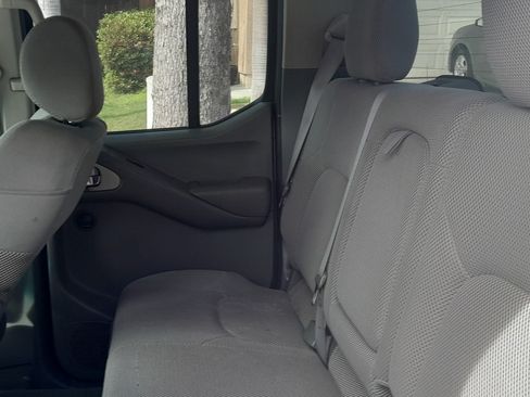 Used 2007 Nissan Frontier SE w/ SE Value Truck Pkg image 12