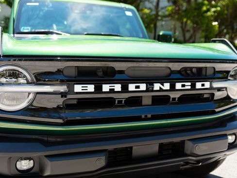 Used 2023 Ford Bronco Outer Banks image 10