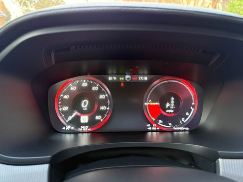 Used 2020 Volvo S90 T8 Inscription image 6