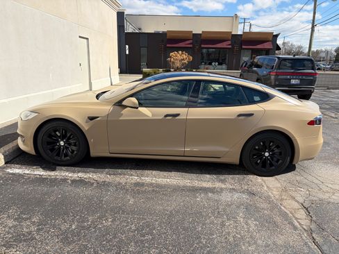 Used 2016 Tesla Model S 90D image 5