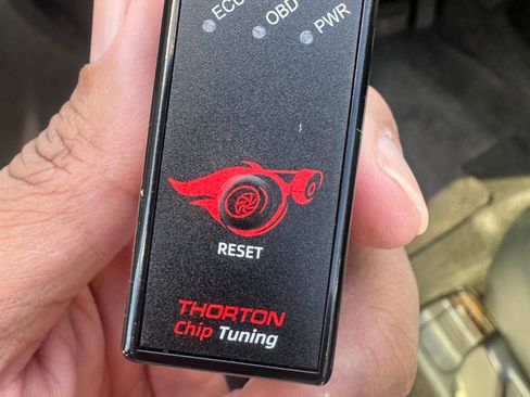 Used 2010 Chevrolet Avalanche LTZ image 12