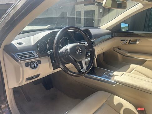 Used 2015 Mercedes-Benz E 250 BlueTEC 4MATIC Sedan image 11