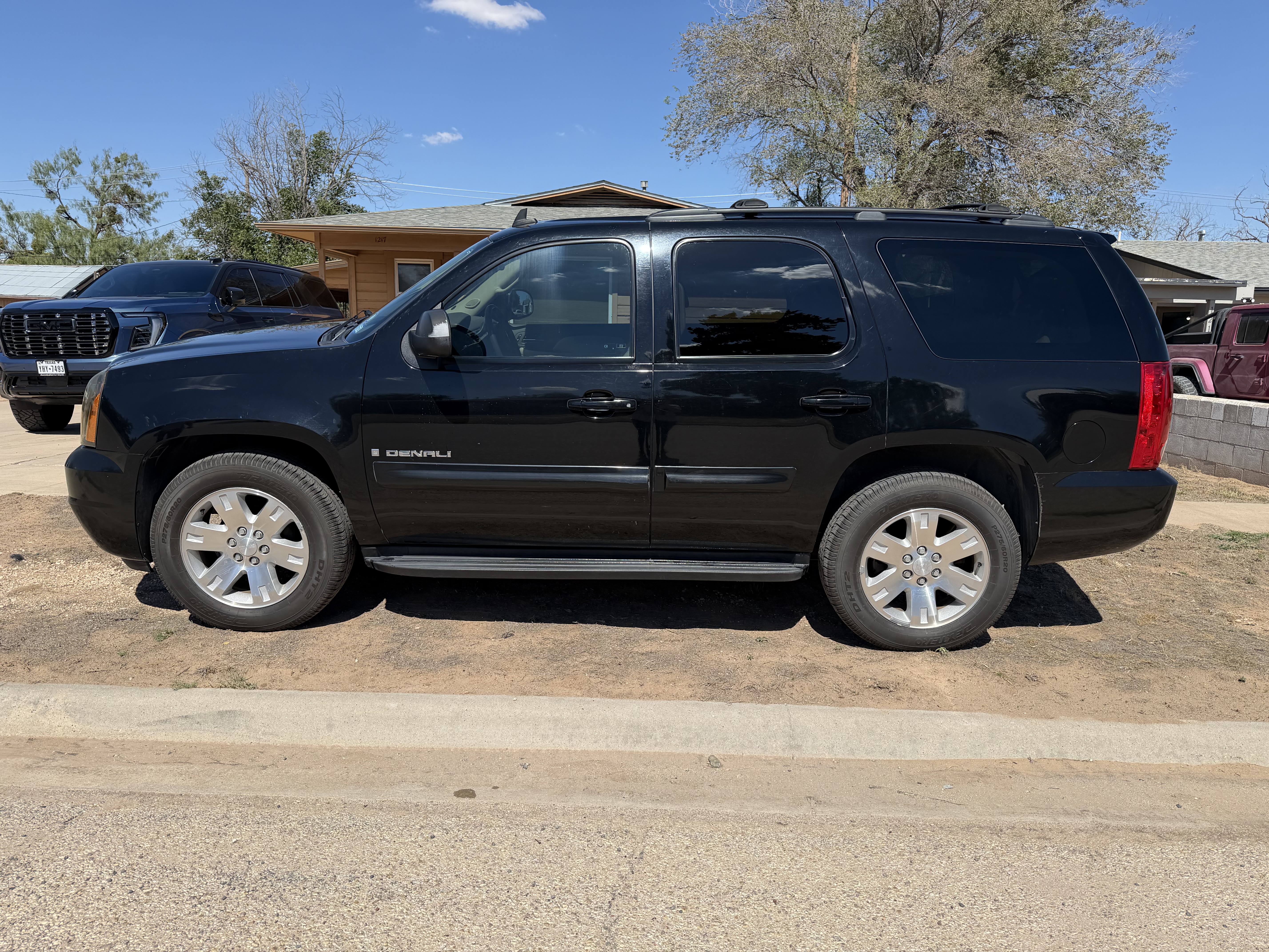 Used 2008 GMC Yukon SLT w/ SLT Preferred Equipment Group RWD image 5