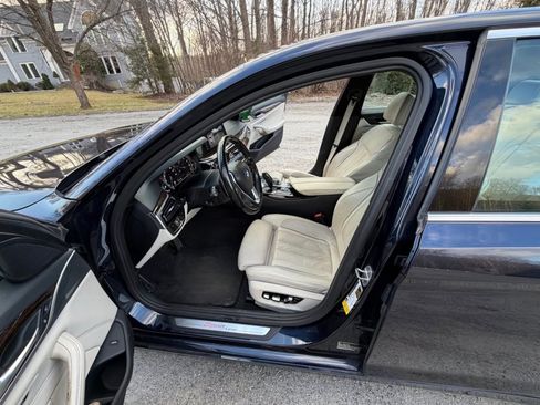 Used 2017 BMW 540i image 6