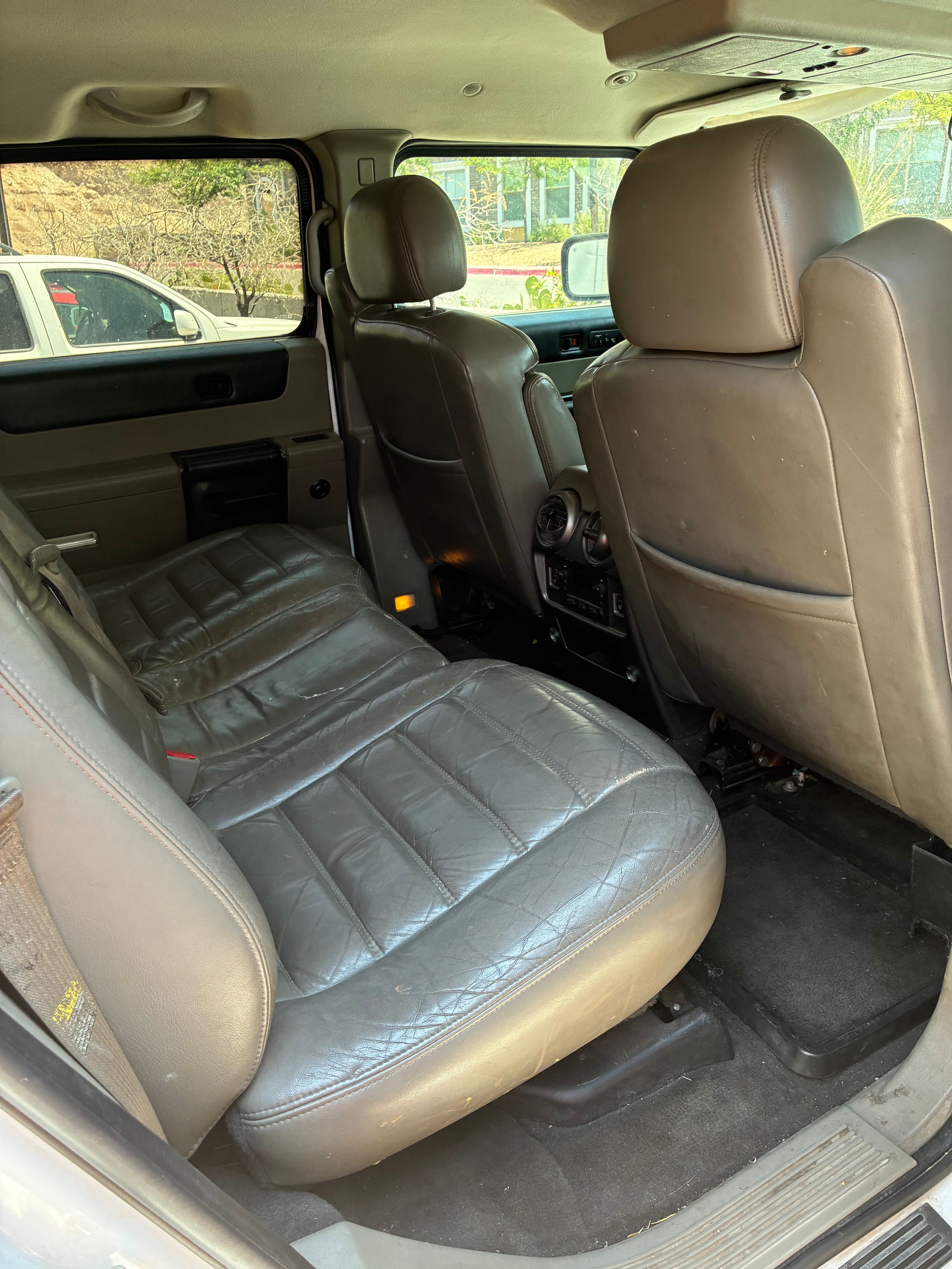 Used 2004 HUMMER H2 w/ Preferred Equipment Group AWD/4WD image 11