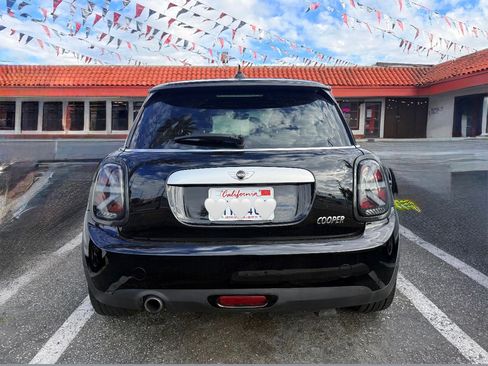Used 2015 MINI Cooper 2-Door Hardtop image 6