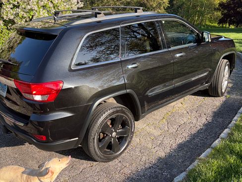 Used 2013 Jeep Grand Cherokee Overland AWD/4WD image 13