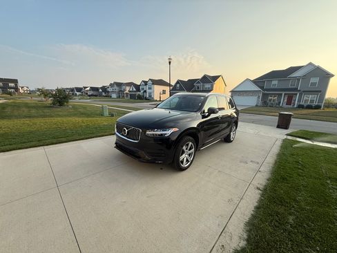 Used 2022 Volvo XC90 T5 Momentum AWD/4WD image 11