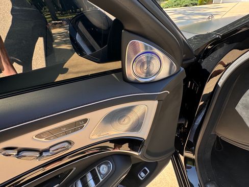 Used 2016 Mercedes-Benz Maybach S 600 image 9
