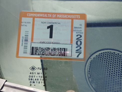 Used 2013 Chrysler Town & Country Touring-L w/ Driver Convenience Group image 12