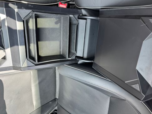 Used 2024 Tesla Cybertruck AWD Crew Cab image 19