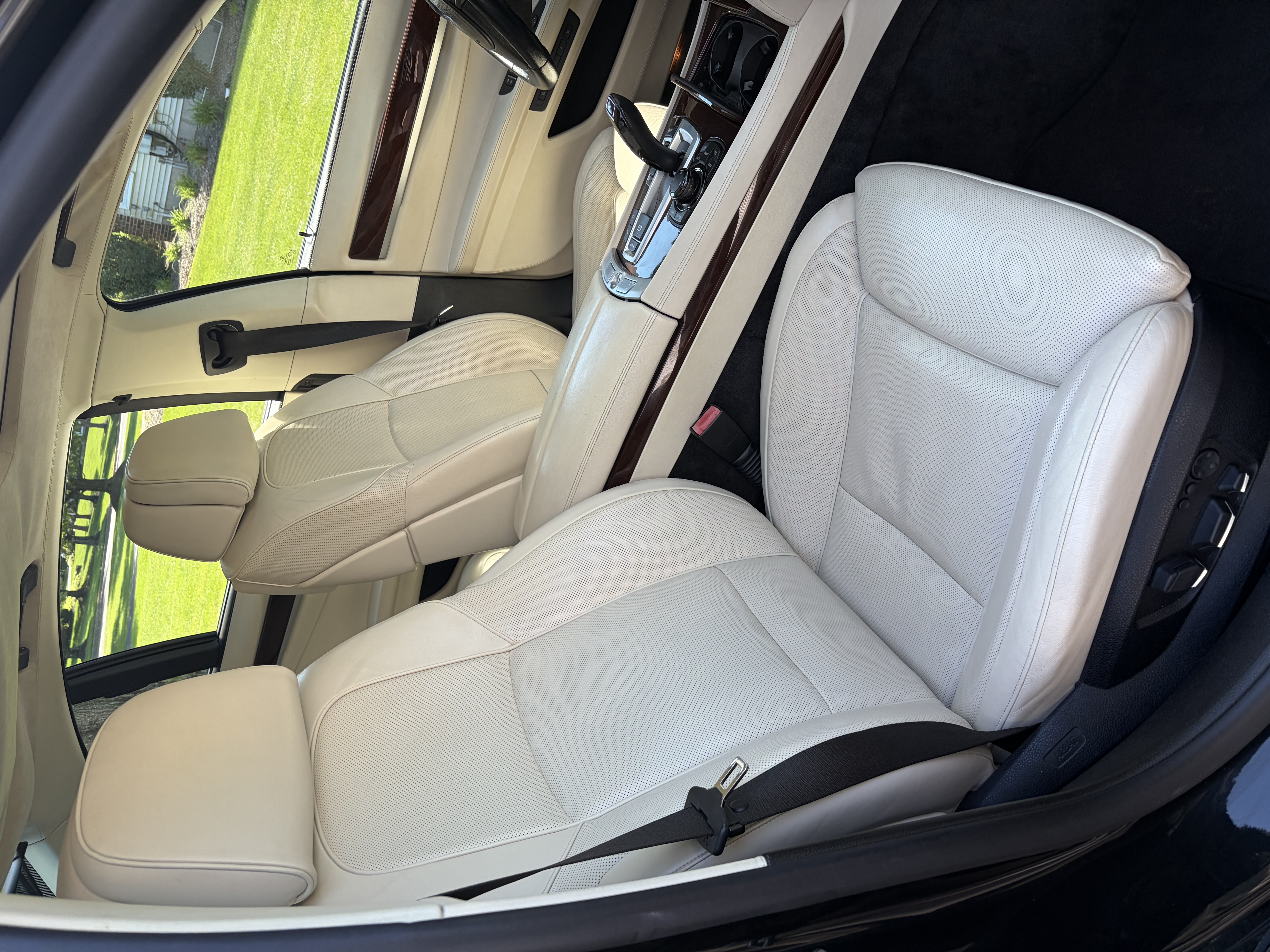 Used 2011 BMW 750i RWD image 24