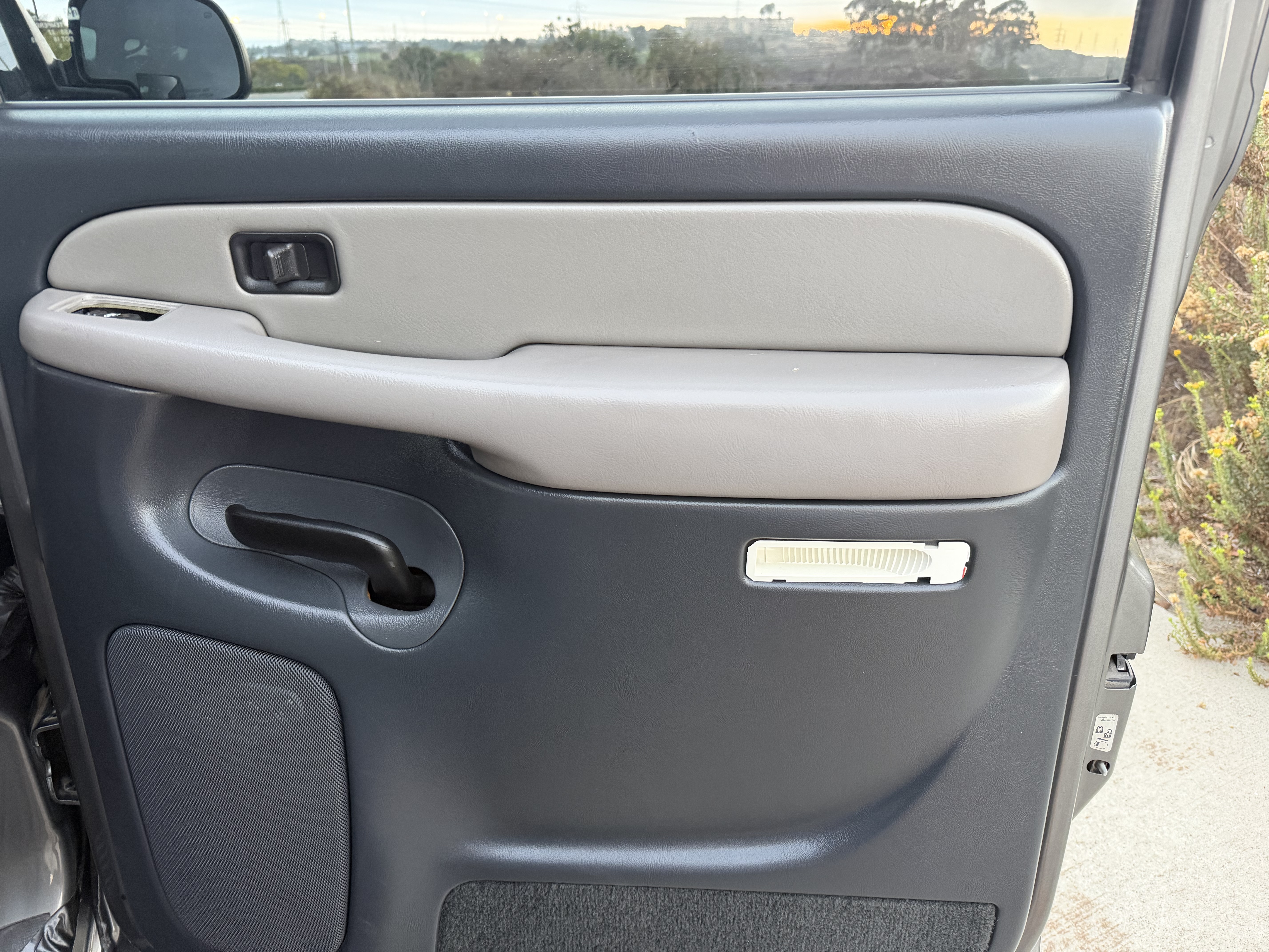 Used 2002 Chevrolet Suburban 2500 LS AWD/4WD image 14