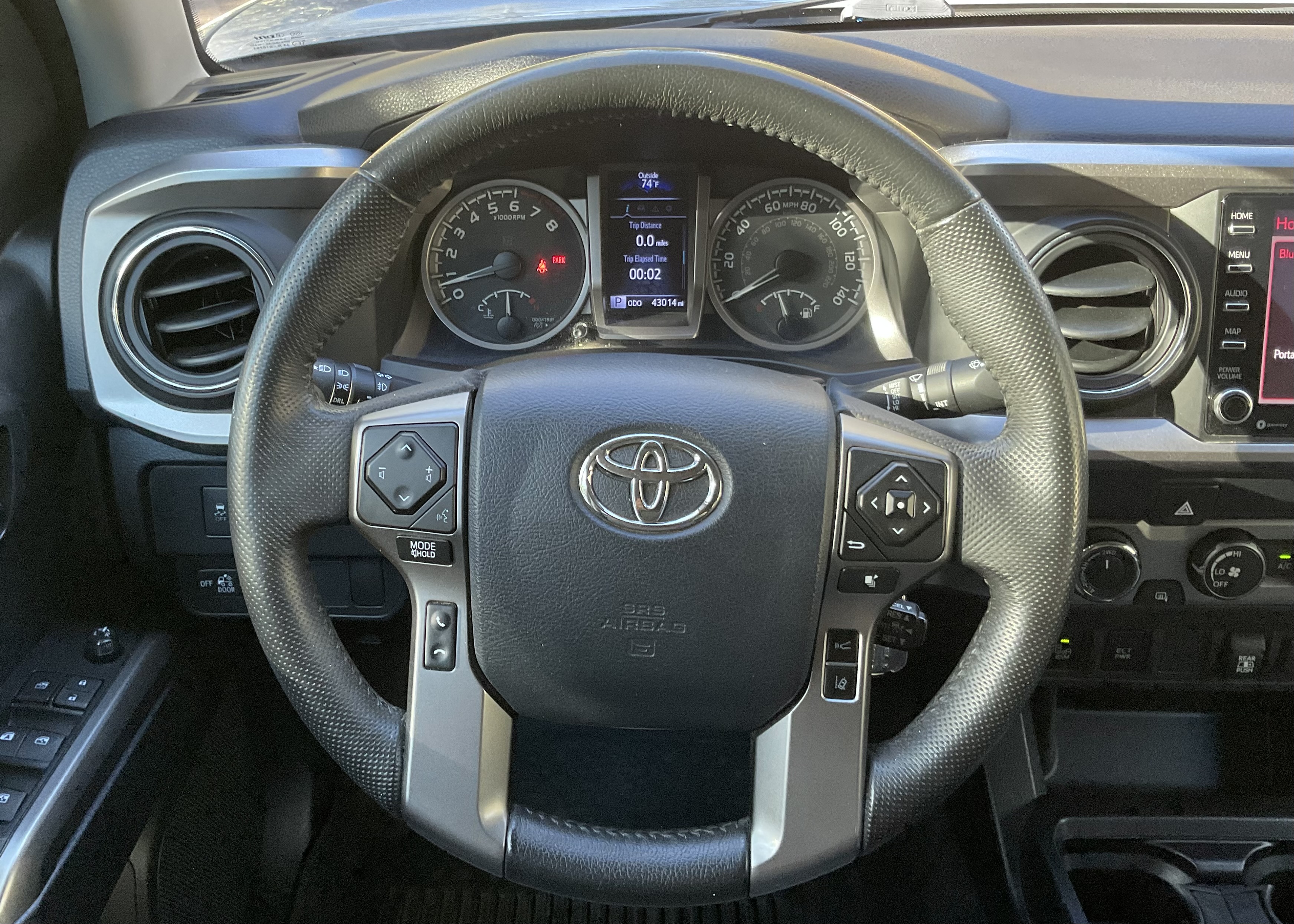 Used 2020 Toyota Tacoma SR5 w/ Technology Package AWD/4WD image 13
