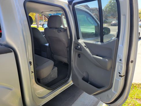 Used 2007 Nissan Frontier SE w/ SE Value Truck Pkg image 15
