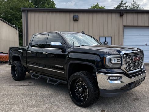 Used 2017 GMC Sierra 1500 SLT AWD/4WD image 4