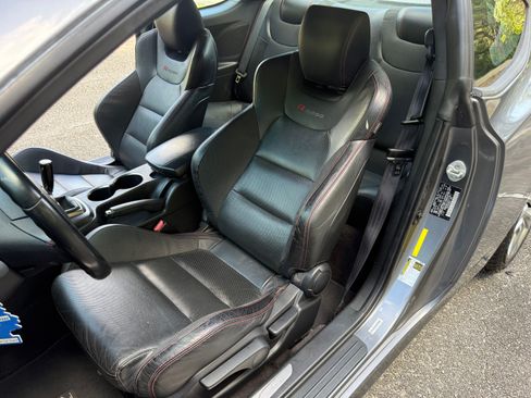 Used 2015 Hyundai Genesis 3.8 image 17