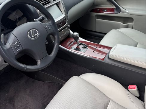 Used 2006 Lexus IS 350 image 4