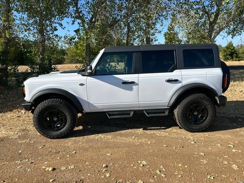 Used 2024 Ford Bronco Wildtrak AWD/4WD image 8