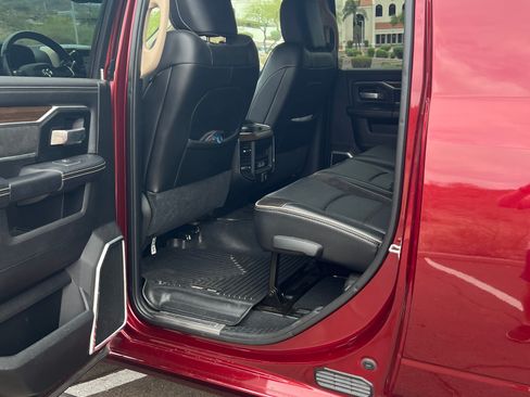 Used 2022 RAM 2500 Laramie AWD/4WD image 16