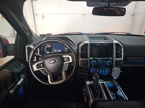 Used 2016 Ford F150 Lariat image 9