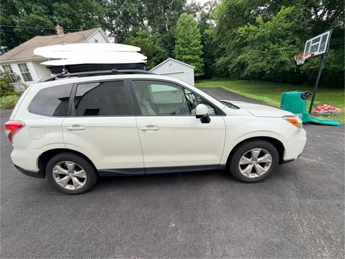 Used 2015 Subaru Forester 2.5i Premium AWD/4WD image 6