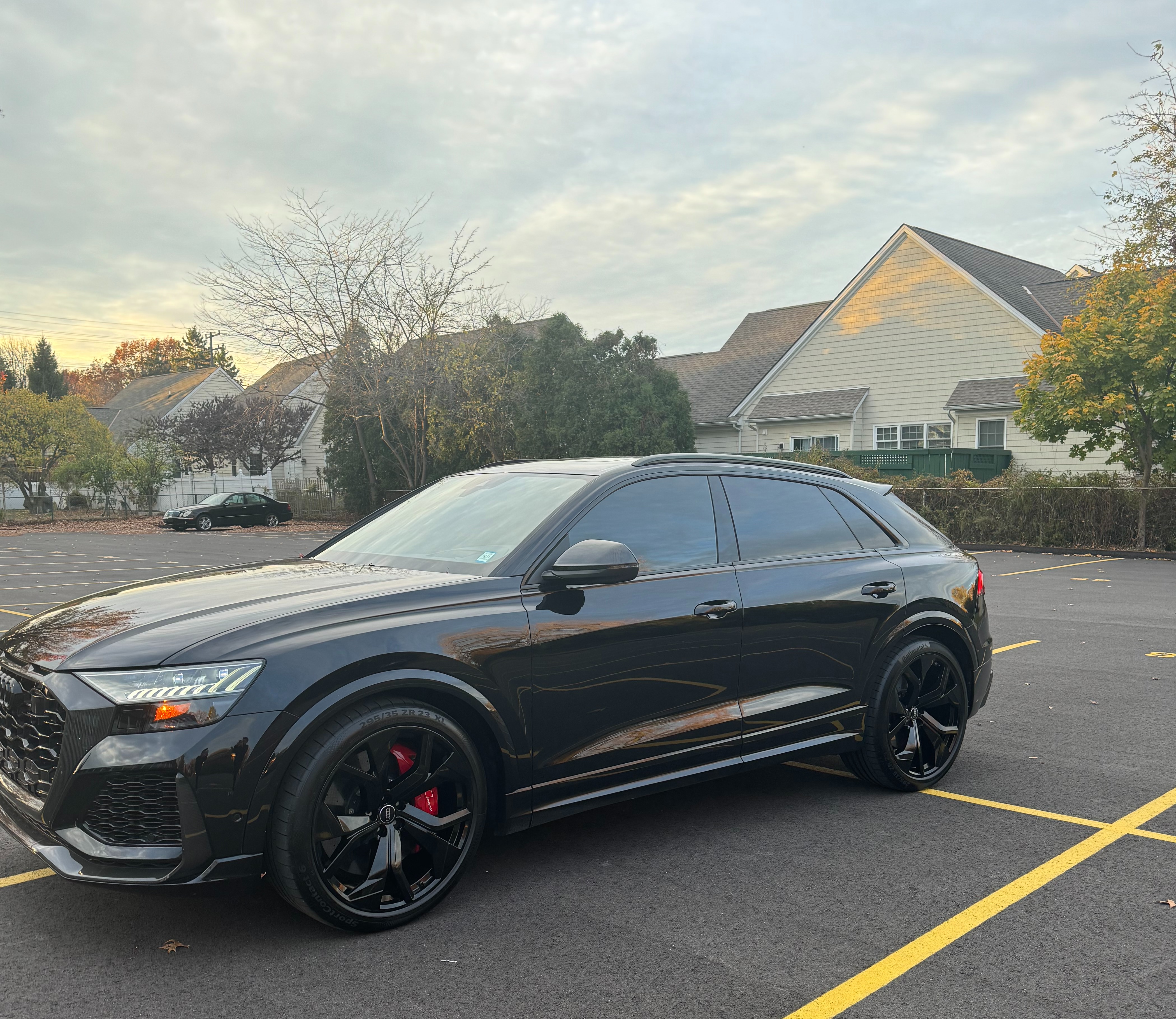 Used 2021 Audi RS Q8 w/ Carbon Optic Package AWD/4WD image 4