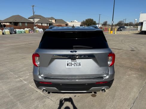 Used 2021 Ford Explorer Limited w/ Equipment Group 301A image 5